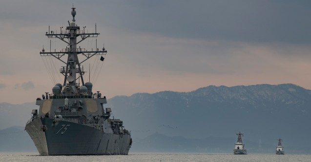 ABD Donanması'nın füze destroyeri Gürcistan'a demirledi
