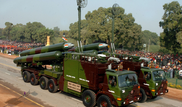 Brahmos_launcher_Republic_day (1)
