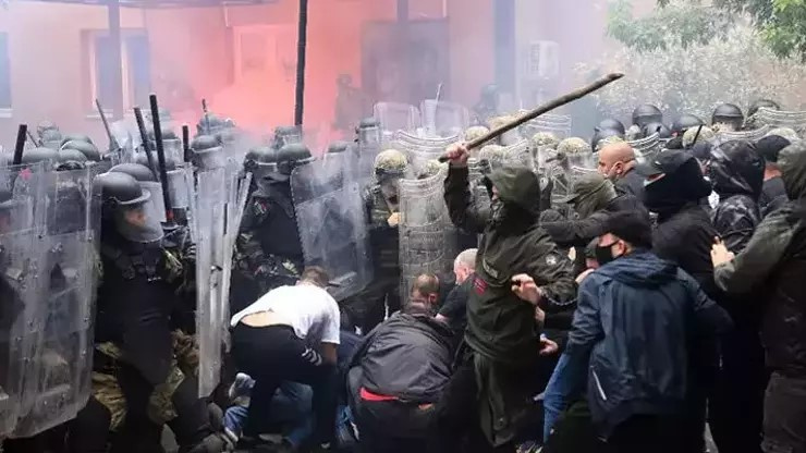 kosova polis sırp grup çatışma