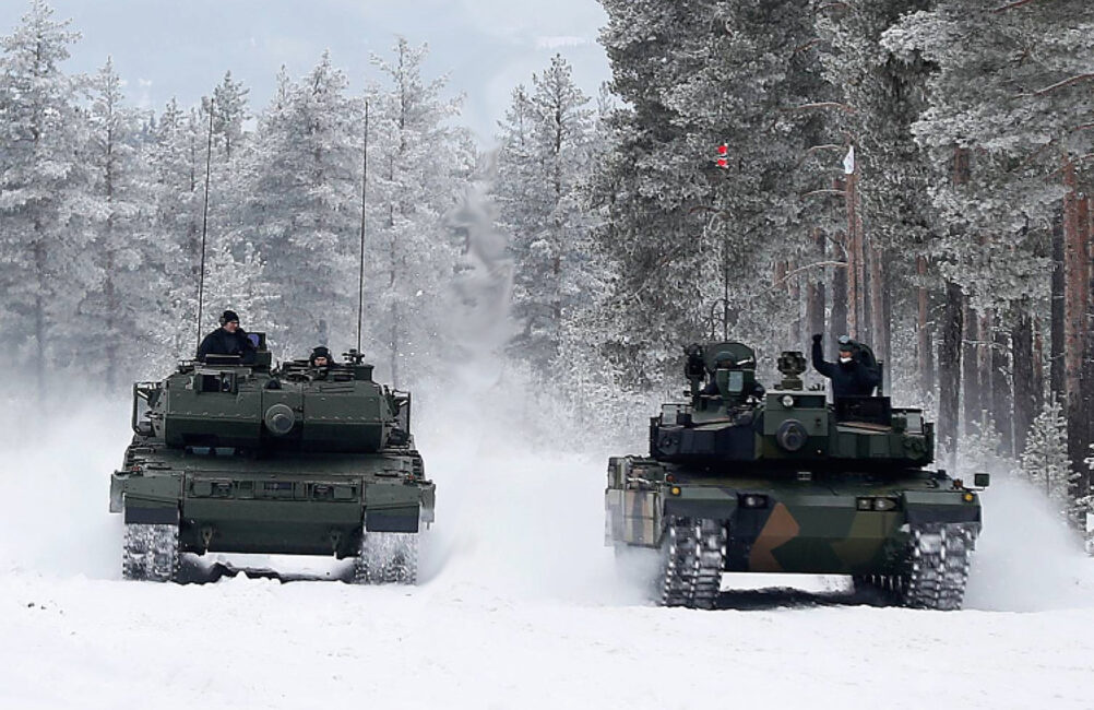 Leo-2A7-and-K2-Black-Panther_Norwegian-Army