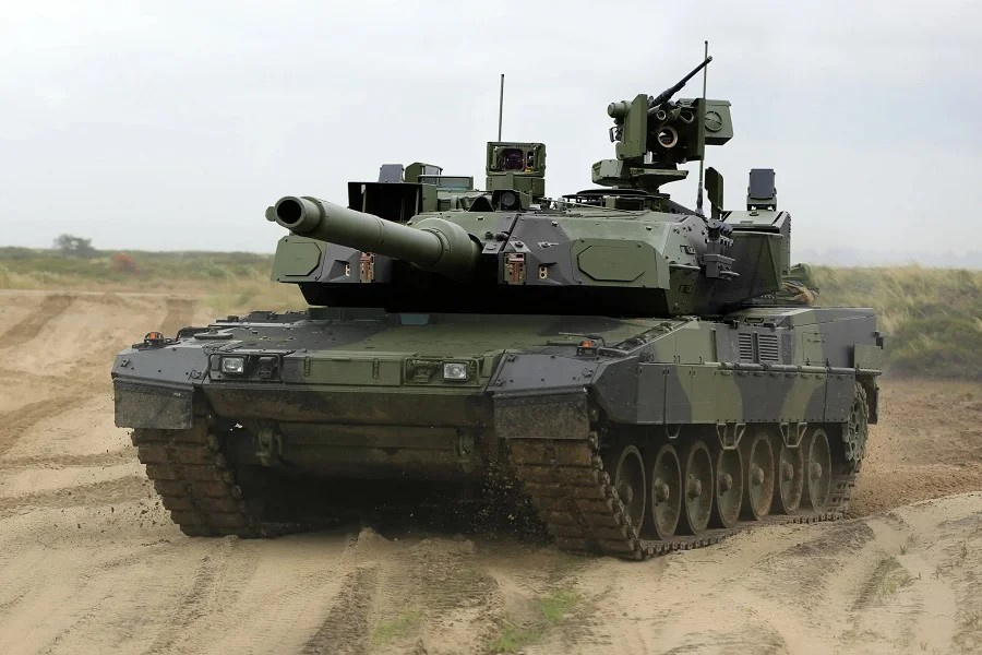 Leopard 2A8 tank