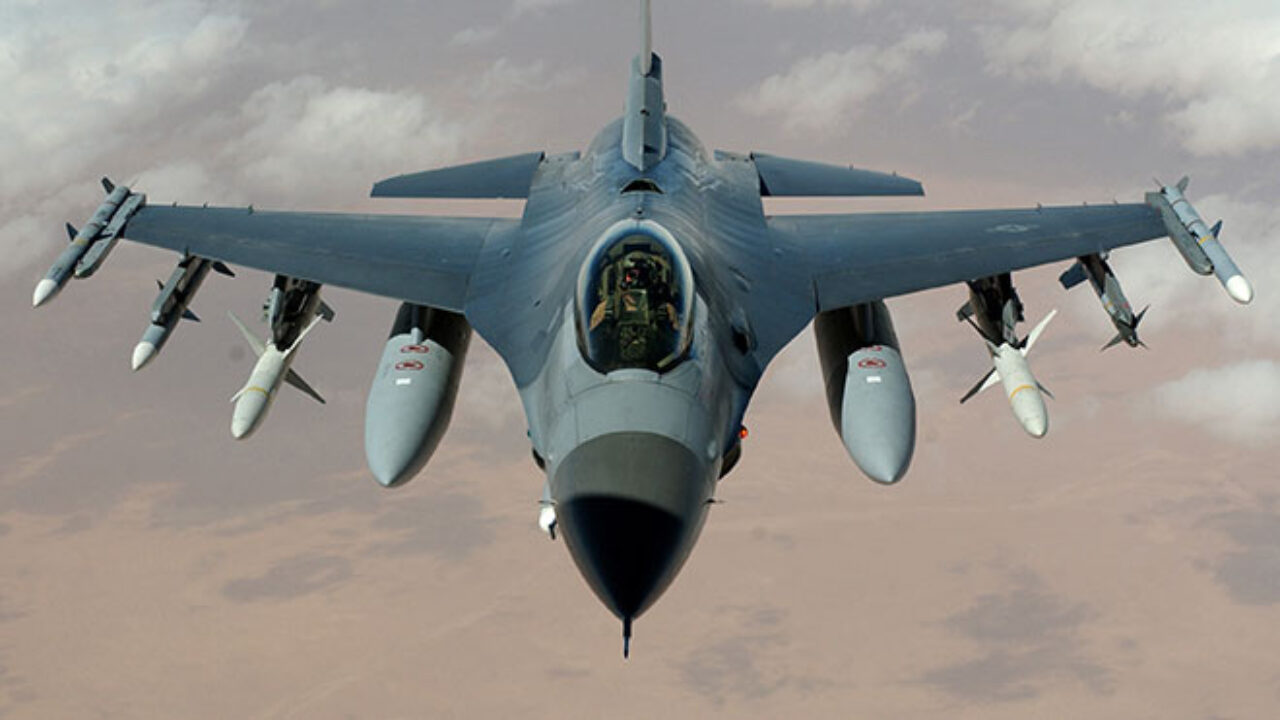 Yapay zeka it dalaşı karşılaşmasında gerçek F-16 pilotunu alt etti - LOG