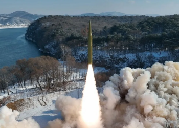 Kuzey Kore, katı yakıtlı balistik füze geliştirdi
