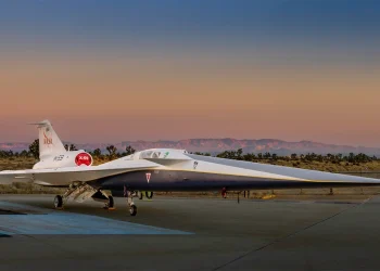 Lockheed Martin X-59 hangardan çıktı