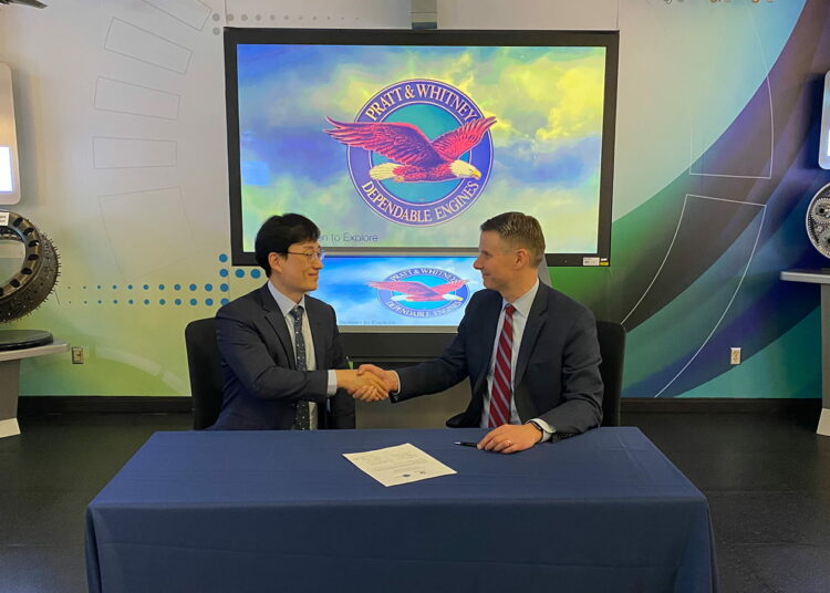 Pratt & Whitney ve DAPA arasındaki imza töreni