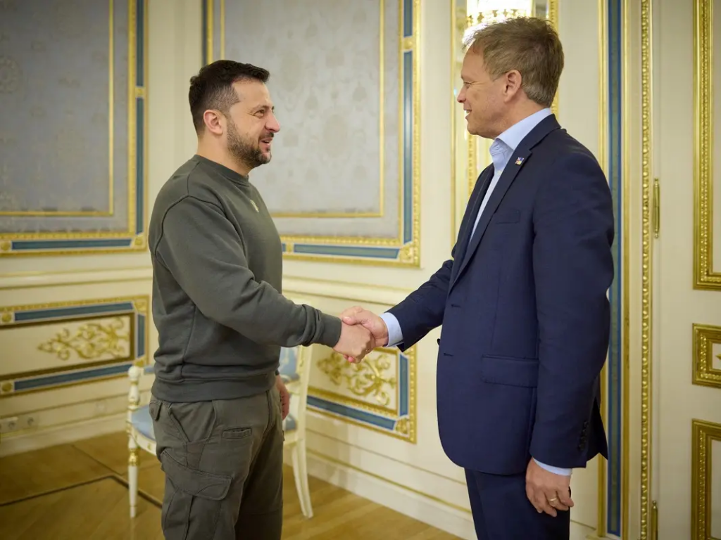Birleşik Krallık Savunma Bakanı Grant Shapps, Ukrayna Devlet Başkanı Volodimir Zelenski