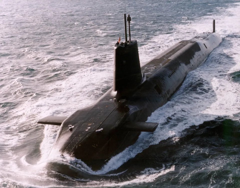 Birleşik krallık Donanmasına ait Vanguard sınıfı denizaltı