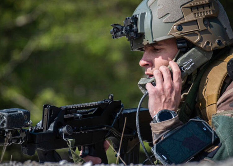 Fransa, 1,1 milyar avro değerinde askeri araç sipariş etti