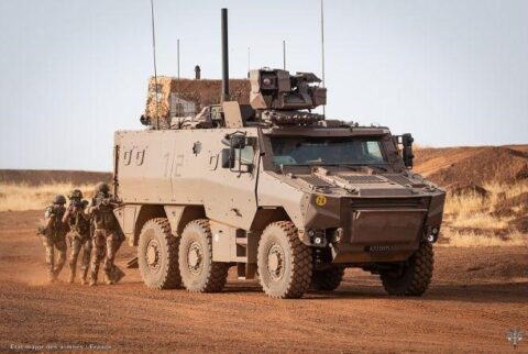 French-army-Griffon-in-desert-480x322