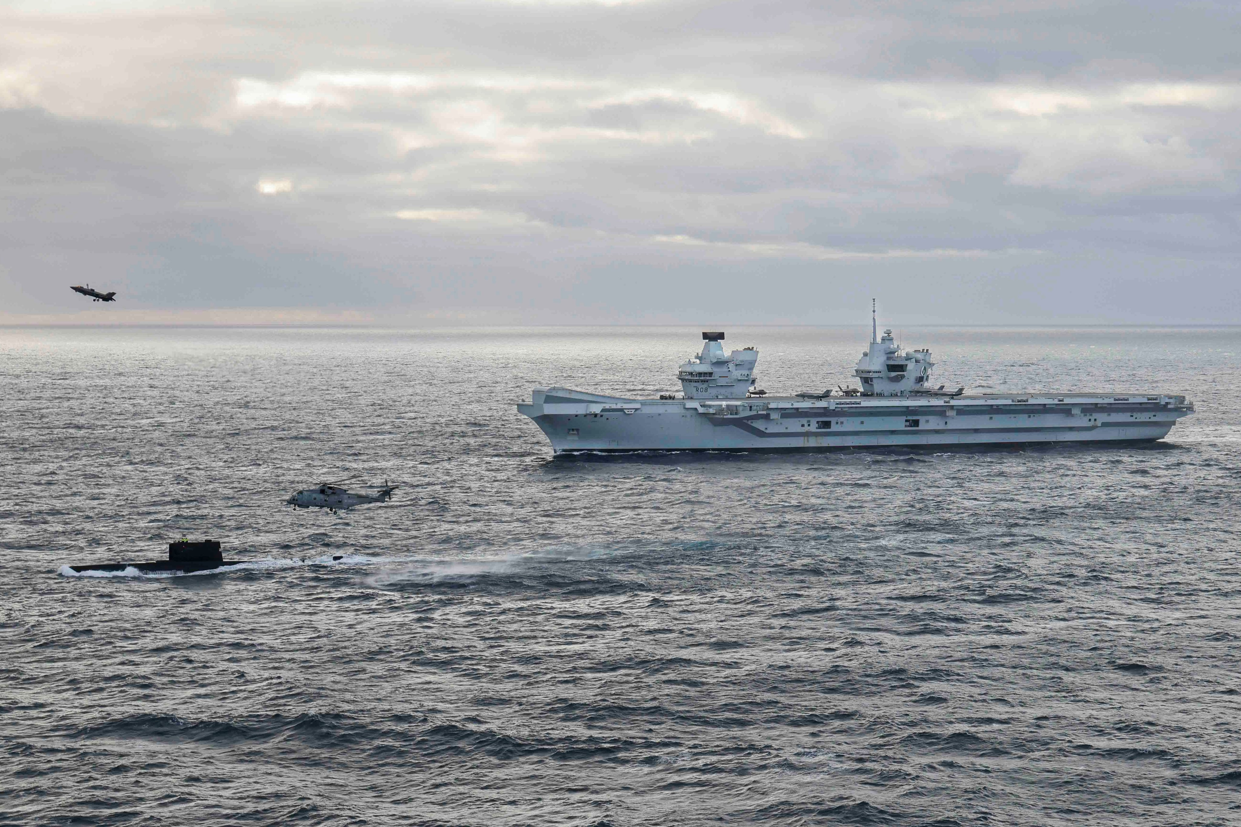 HMS Queen Elizabeth 4