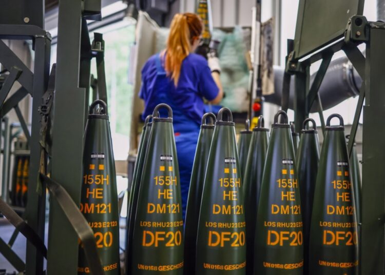 Rheinmetall, Ukrayna'ya yeni nesil uzun menzilli top mermileri gönderiyor