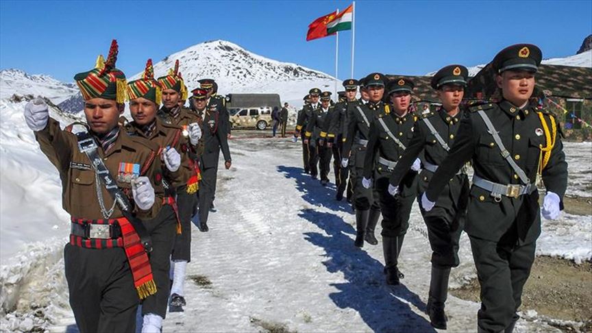 Hindistan ve Çin askerleri