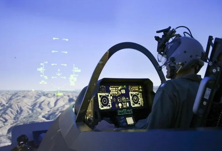 (U.S. Navy photo by Terri Thomas).