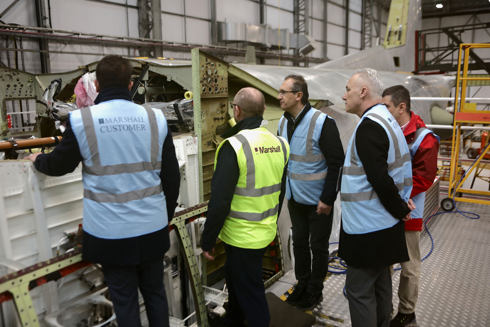 Türk Hava Kuvvetleri heyeti C-130J Programı için Marshall Aerospace’i ziyaret etti