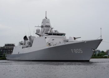 Görsel: Wikipedia/ HNLMS Evertsen in Wilhelmshaven in 2025.