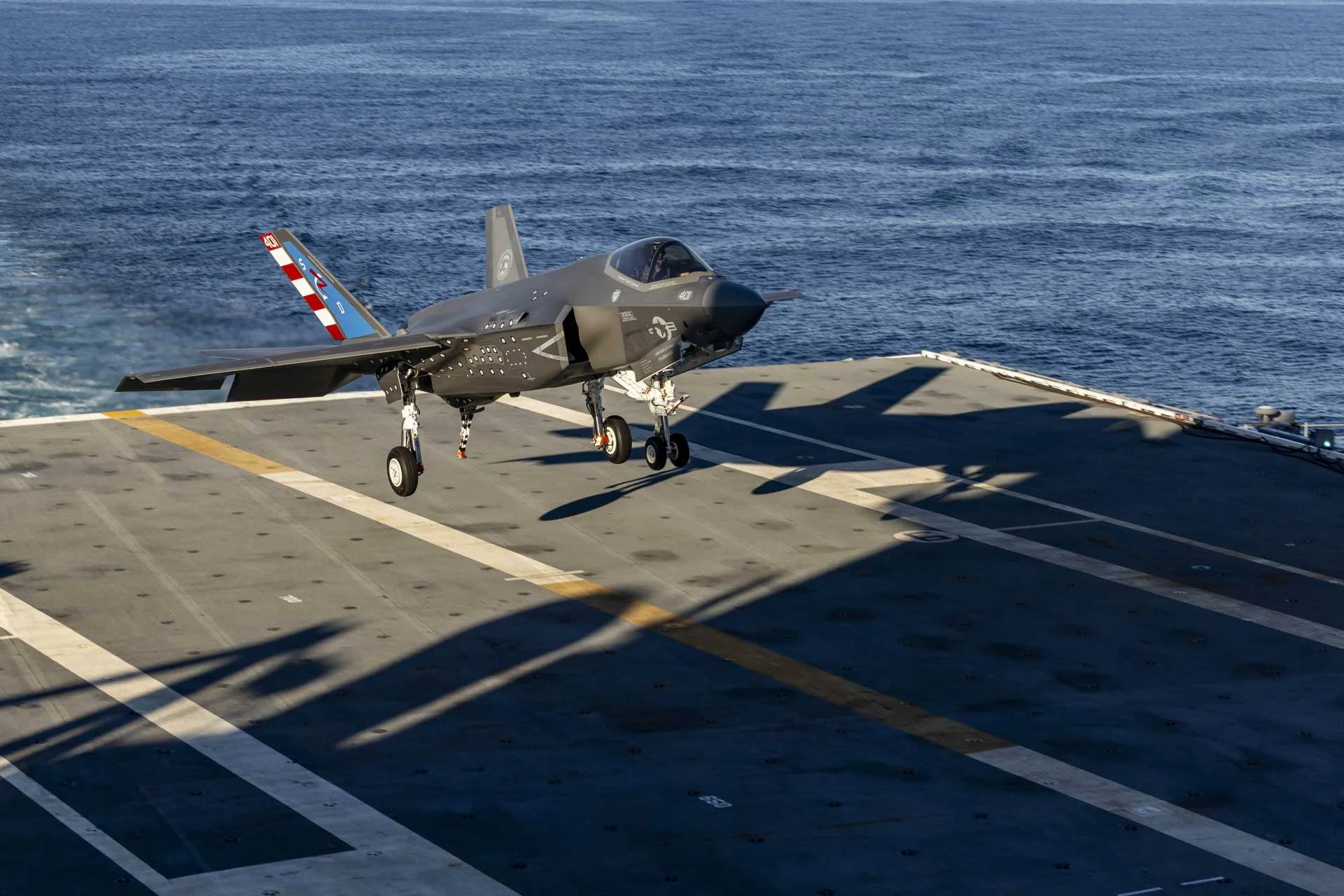 F-35C, Ford sınıfı uçak gemisine ilk inişini gerçekleştirdi
